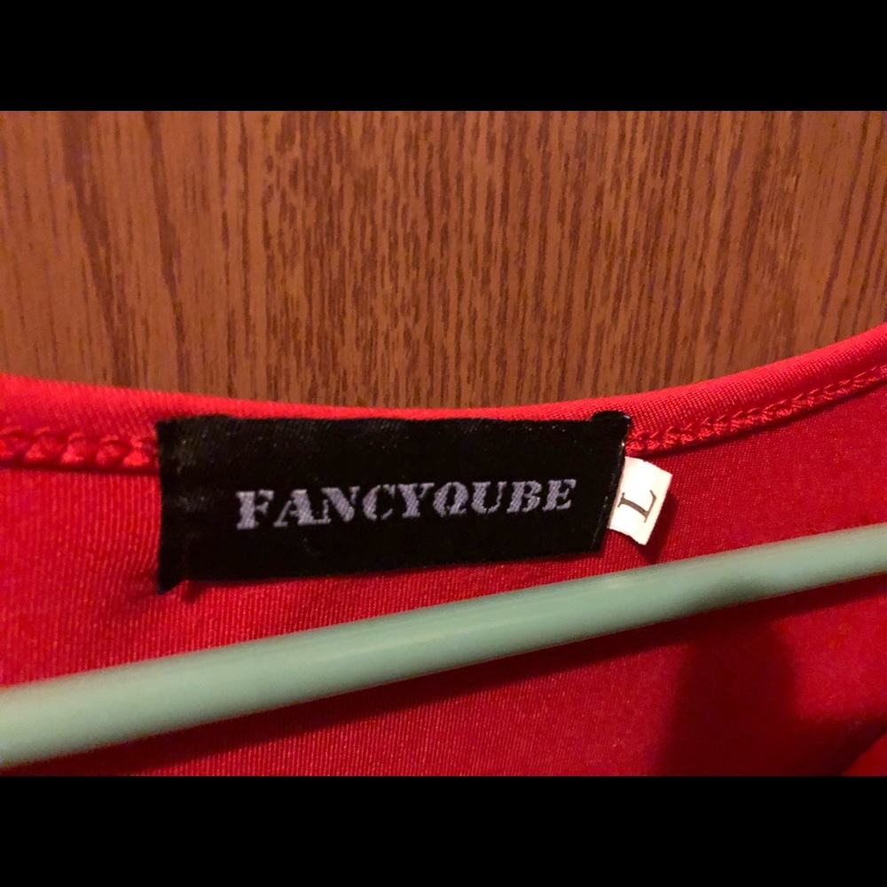Large Ruffled Slimming Red Blouse - Picture 3 of 3